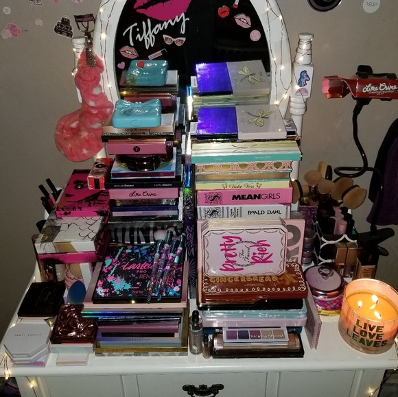 Meet your Posher, Tiffany - Picture 7 of 8